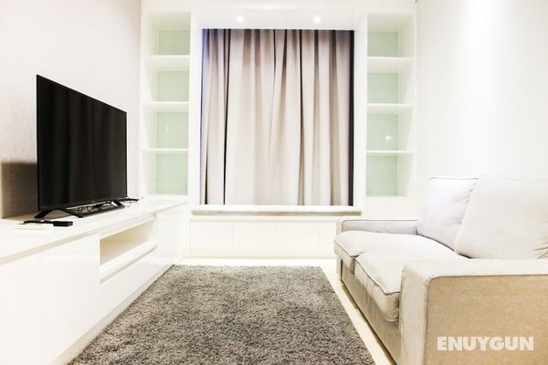 Minimalist New Furnish 2BR L'avenue Apartment near Tebet Öne Çıkan Resim