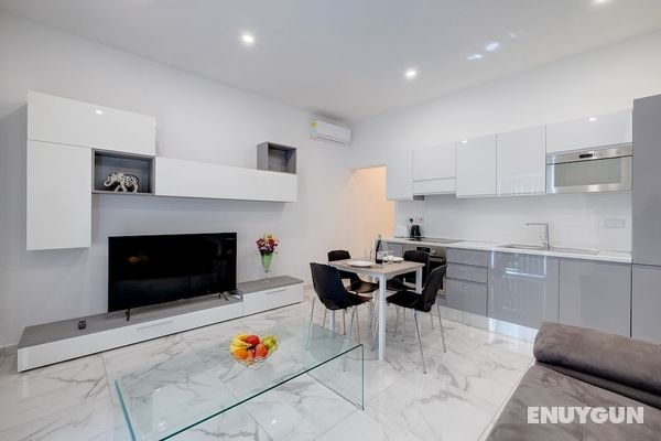 Modern 1BR Apartment, Central Location Öne Çıkan Resim