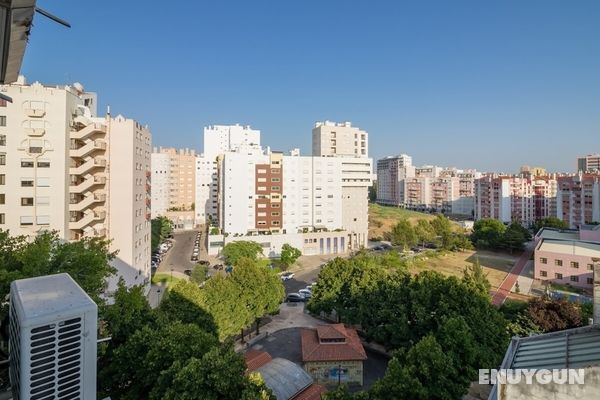 Modern 2 Bedroom Apartment With Views in Lisbon Dış Mekan