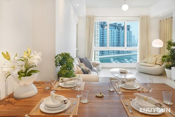 Modern and Airy 2BR in Palm Jumeirah Oda