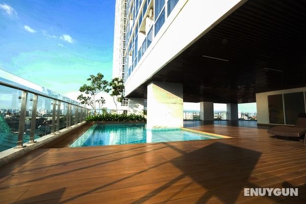 Modern And Comfy 2Br At Menteng Park Apartment Dış Mekan