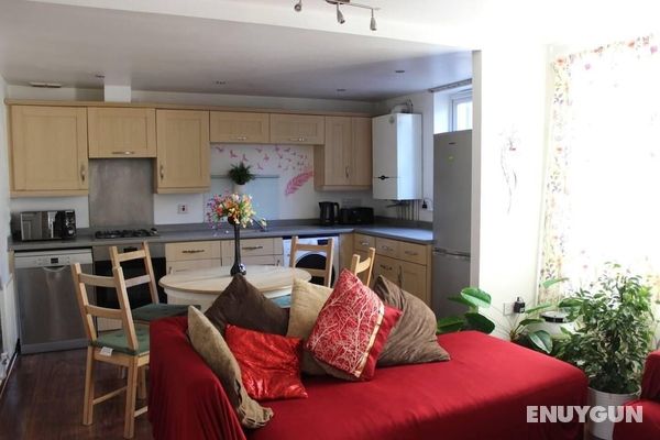 Modern and Cosy Apartment in North London, UK Öne Çıkan Resim