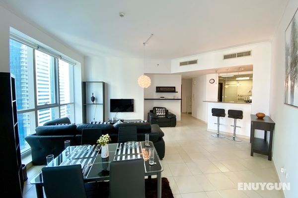 Modern and cozy 2BR Apartment in Torch Tower Dubai Öne Çıkan Resim