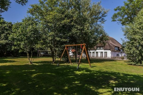 Modern Farmhouse in De Cocksdorp With Terrace Öne Çıkan Resim