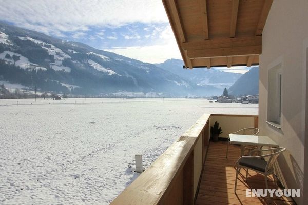 Modern Apartment Near Ski Area in Tyrol Öne Çıkan Resim