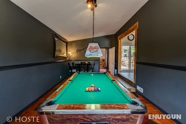 Mtn Dream! Fireplace, Patio & Hot Tub 4BR Genel