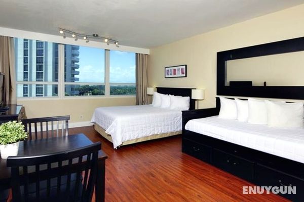 Newpoint Miami Beach Apartments Genel