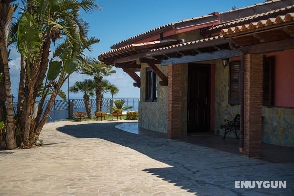 Villa Niccol With Stunning sea View Terrace and Swimming Pool Oda
