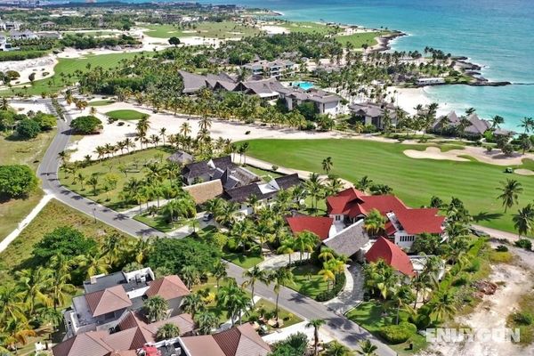 Ocean and Golf View 5-bedroom Villa With Unique Tropical Style Oda