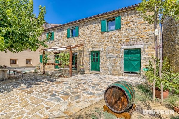 Old Mulberry Stone House Öne Çıkan Resim