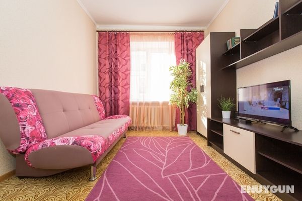 Apartment on Bolshaya Pokrovskaya 30A Öne Çıkan Resim