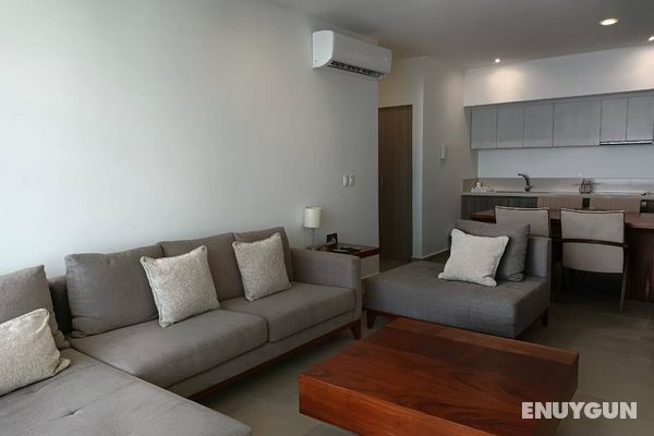 One Bedroom, Great Location Steps From the Beachh, Beautiful Roof Top View İç Mekan