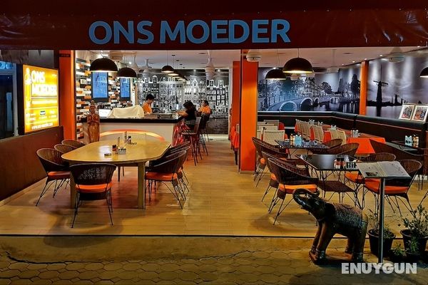 Ons Moeder Restaurant Guesthouse - 6 50 Meters to the Beach Öne Çıkan Resim