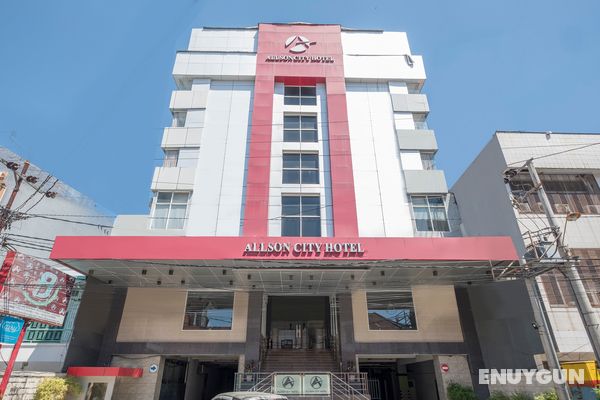 OYO 1081 Allson City Hotel Makassar Genel