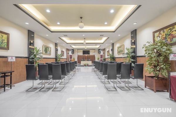 OYO 1090 Hotel Anging Mammiri Makassar Genel