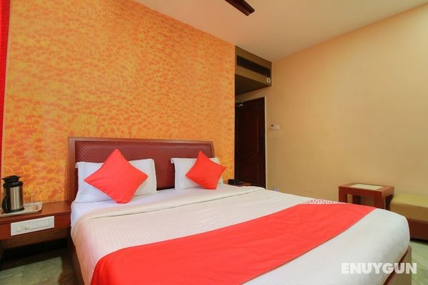 OYO 11585 Hotel Shreenithi Öne Çıkan Resim