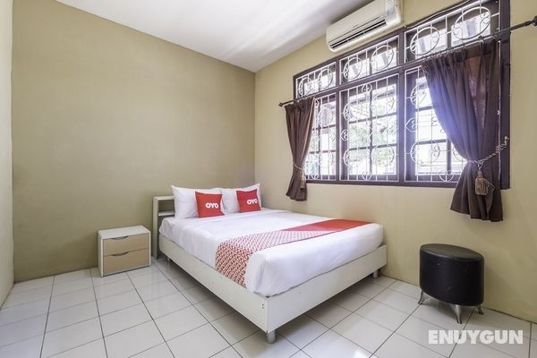 OYO 1568 Stasiun Ka Cirebon Guest House Öne Çıkan Resim