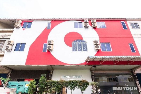 OYO 1703 Terang Bintang Hotel Öne Çıkan Resim