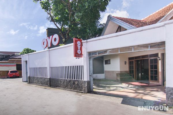OYO 890 Dewi Fortuna Guest House Genel