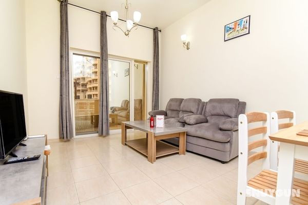 OYO Home 257 1BHK AXIS ONE Öne Çıkan Resim