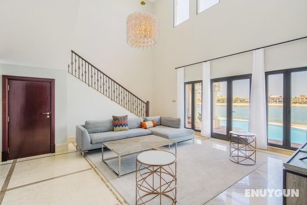 Palm Jumeirah Beach Front XL Villa w Prvt Pool Oda