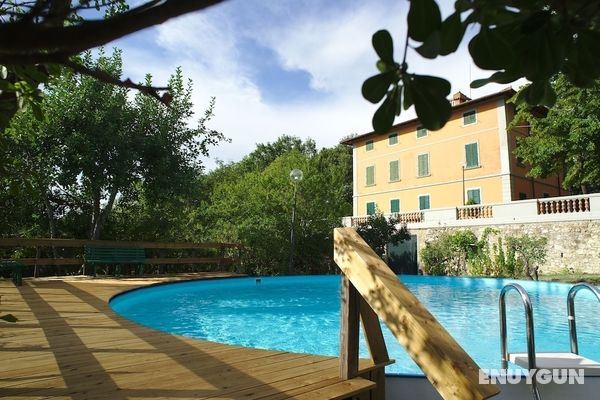 Peaceful Holiday Home With Pool in Montefiridolfi Italy Öne Çıkan Resim