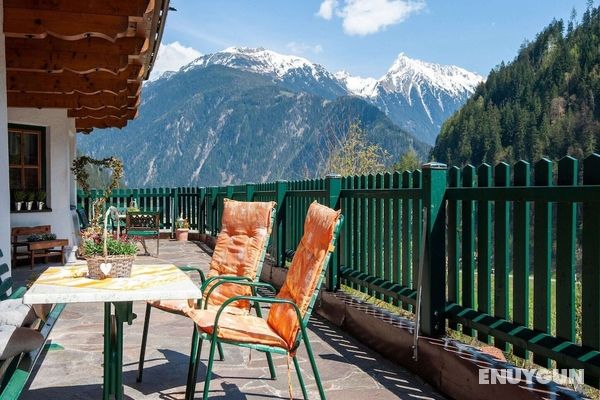 Peaceful Apartment in Mayrhofen With Terrace Öne Çıkan Resim