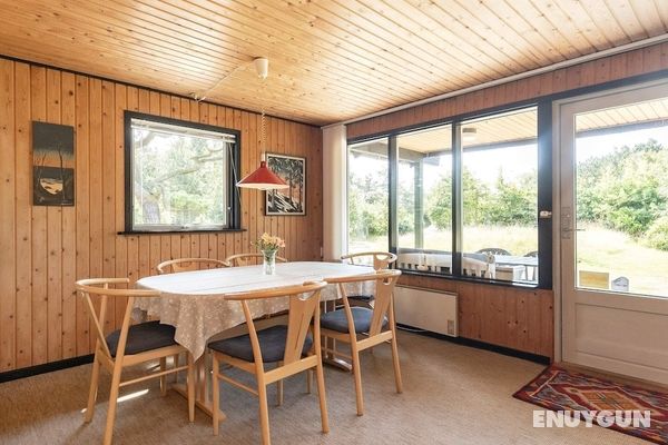 Picturesque Holiday Home in Blåvand With Terrace İç Mekan