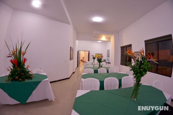 Hotel Pinares Plaza Genel