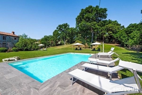 Pleasing Holiday Home in Frontino With Swimming Pool Öne Çıkan Resim