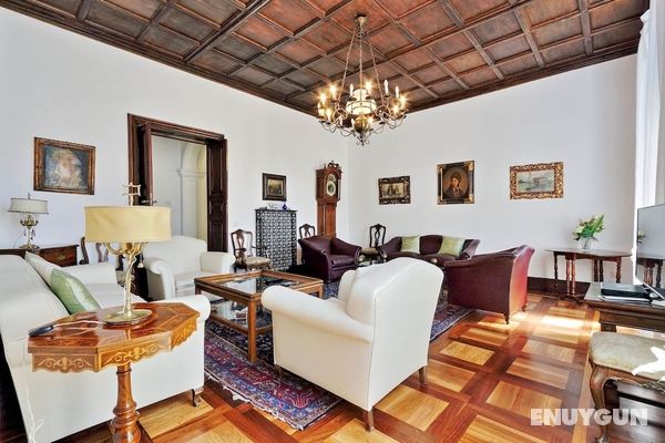 Prestigious Apartment Via Veneto Öne Çıkan Resim