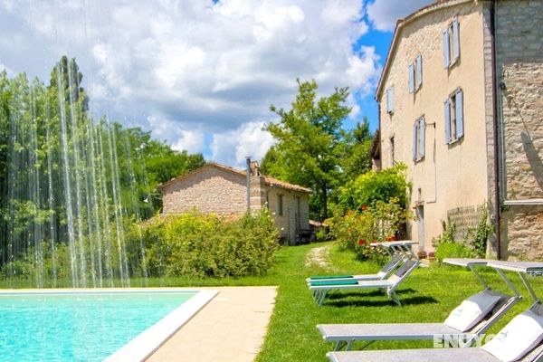 Pretty Holiday Home in Acqualagna With Swimming Pool Öne Çıkan Resim