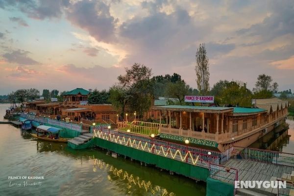 Prince of Kashmir Luxury Houseboat Öne Çıkan Resim