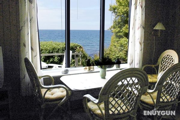 Quaint Holiday Home in Bornholm With Baltic Sea View İç Mekan