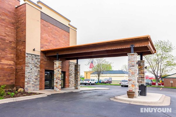 Quality Inn & Suites Arden Hills  Saint Paul North Genel