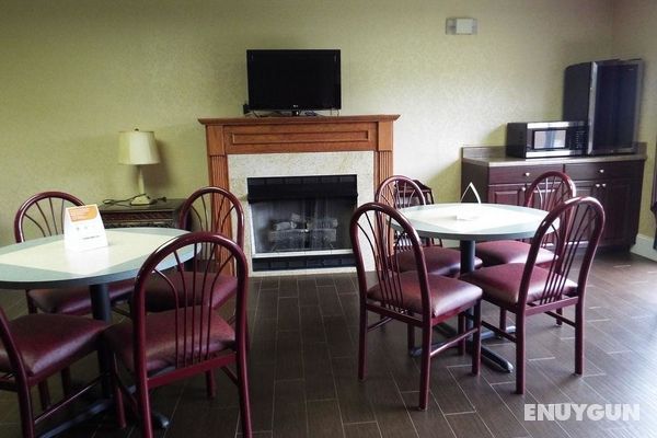 Quality Inn & Suites Canton Canton Genel