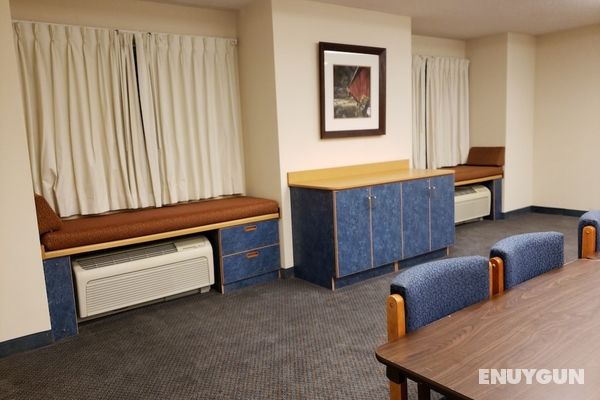 Quality Inn & Suites Grove City - Outlet Mall Genel