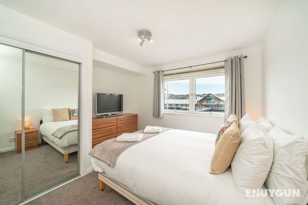 Quayside Apartment With a Unicorn View Oda