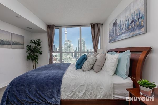 QuickStay - Premium 2-Bedroom with CN Tower & Lake Views Öne Çıkan Resim