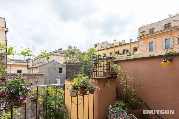 Rental in Rome Arco della Ciambella Penthouse Öne Çıkan Resim