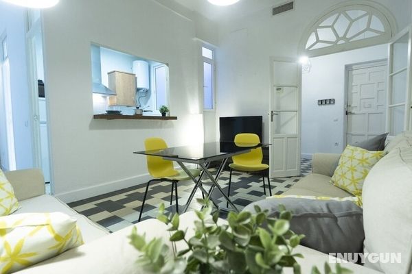 RentalSevilla Precioso apartamento 4 habitaciones en la Maestranza Öne Çıkan Resim