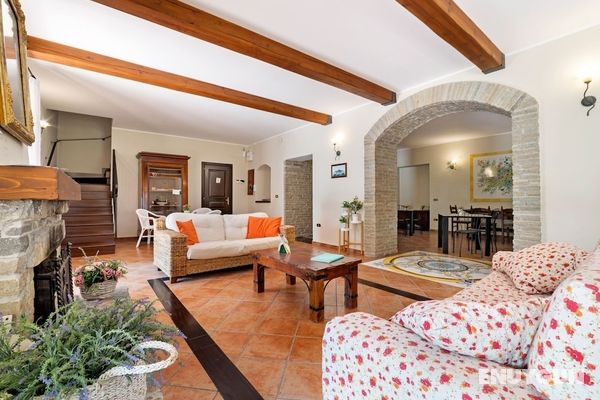 Restful Villa in Albanella With Swimming Pool and hot tub Öne Çıkan Resim