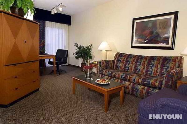 Richmond Airport Hotel Genel