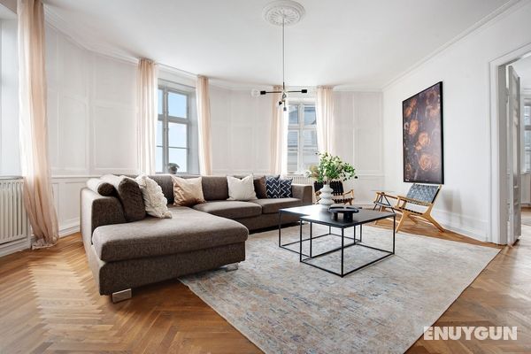 Sanders 5-bedroom Professionally Serviced Apartment With a Central Location Öne Çıkan Resim