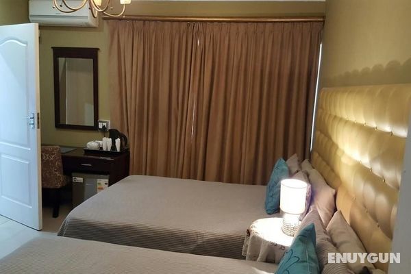 Savoy Lodge With Breakfast Included - Budget Standard Double Room 3 Öne Çıkan Resim