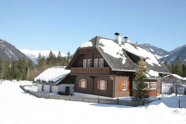 Scenic Holiday Home in Kleblach-Lind near Fugo Park on Lake Öne Çıkan Resim