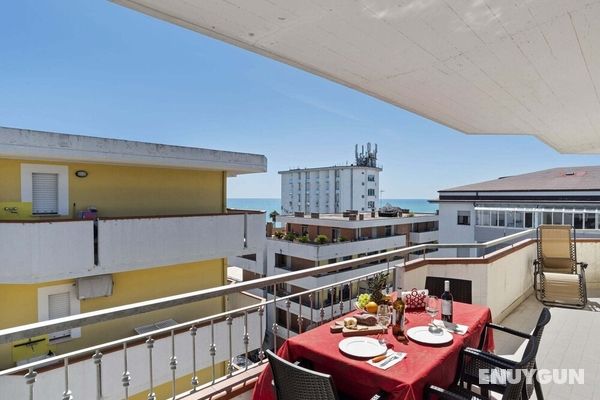 Sea-view Apartment in Alba Adriatica With Private Terrace Öne Çıkan Resim