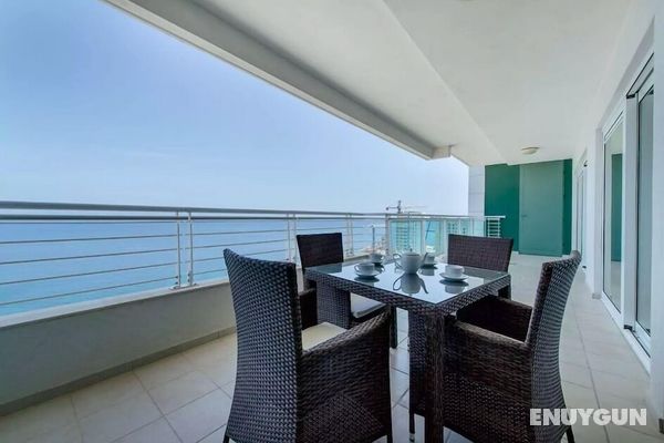 Seafront Luxury Apartment, Pool and Great Location Öne Çıkan Resim