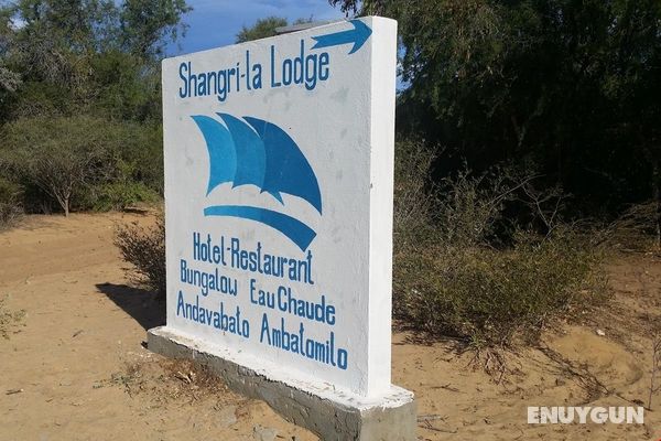 Shangri - La Lodge Genel