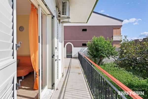 Snug Holiday Home in Niza di Sicilia With Balcony Öne Çıkan Resim